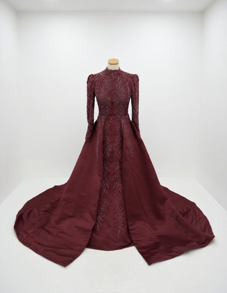 Robe De Soiree Bordeaux Haute Couture – Col Montant Broderies Feuillages LAllure Imperiale 795x1024