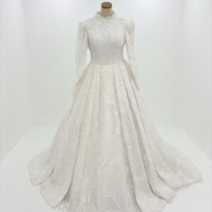 robe de mariée blanche brodée manches longues